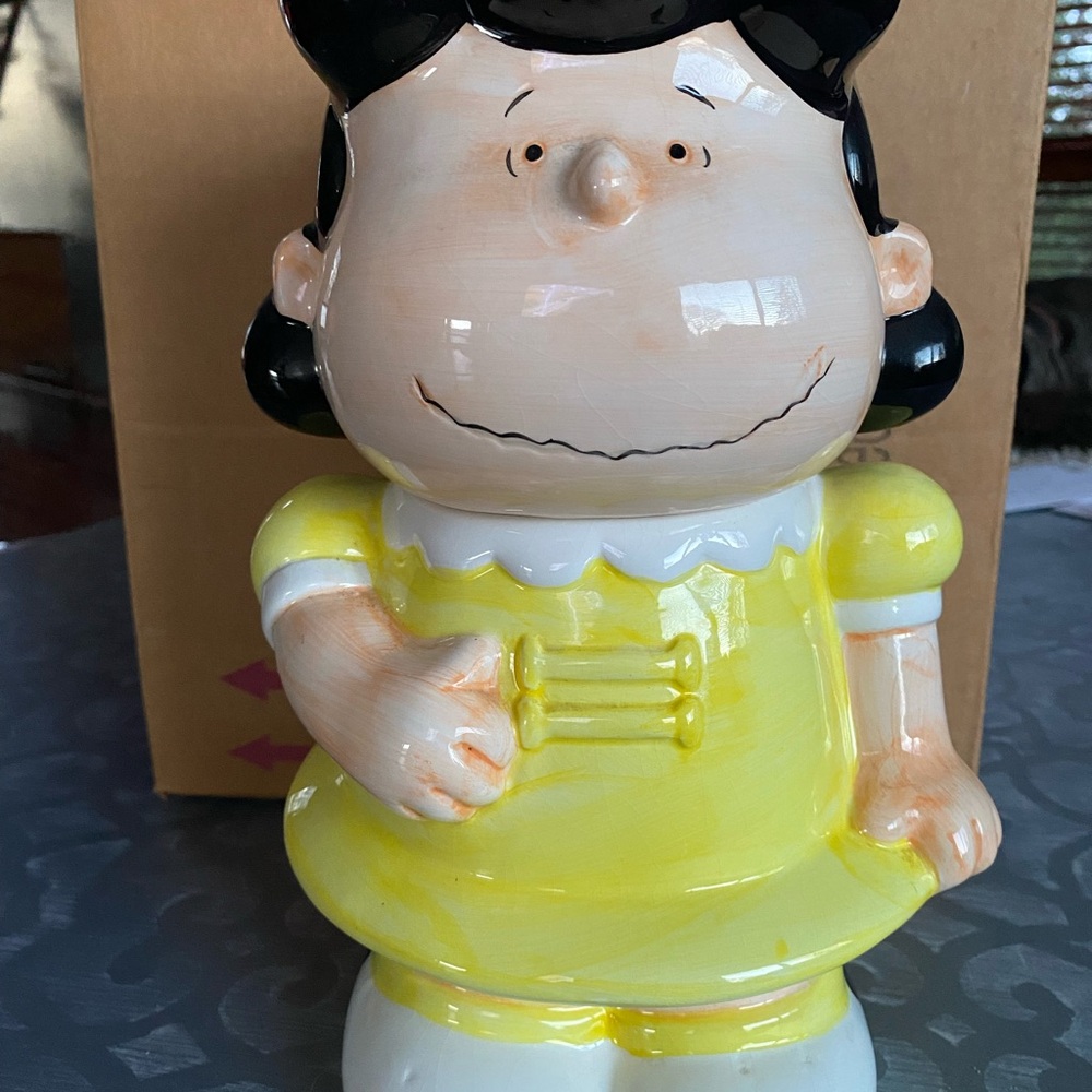 Vintage Peanuts Lucy cookie jar EXCELLENT CONDITION!! - Picture 4 of 12